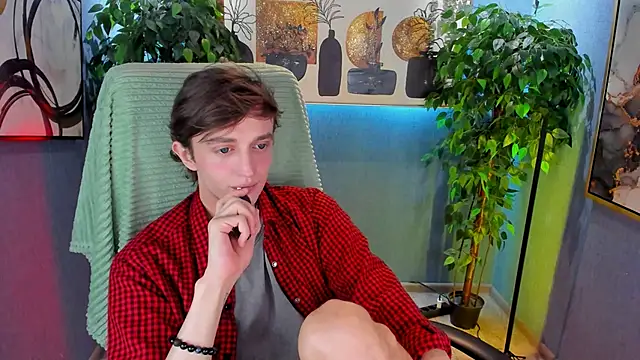 John Weasley online show from December 18, 1:37 pm