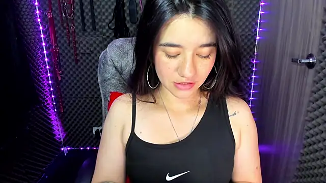 lilihot  online show from March 11, 4:07 pm