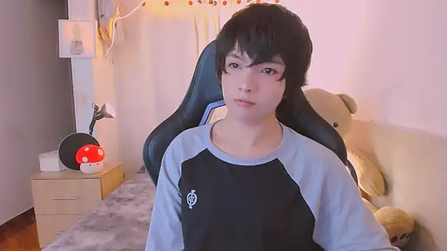 AllanYong18 online show from April 4, 4:52 am