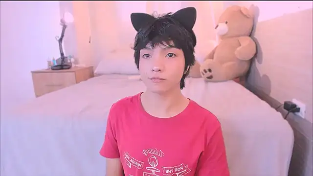 AllanYong18 online show from September 21, 3:28 pm