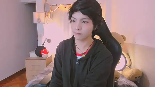 AllanYong18 online show from April 8, 4:14 am