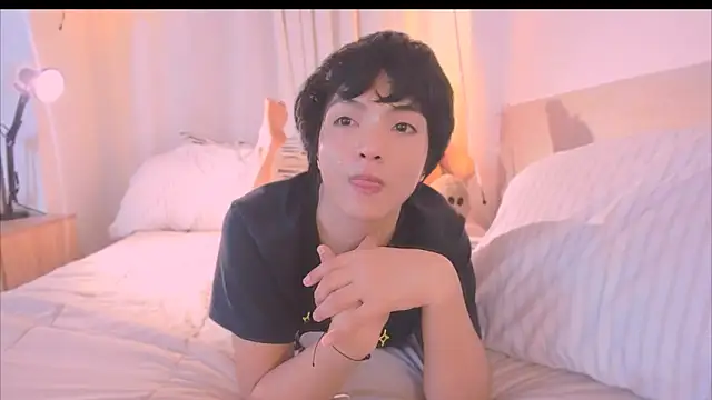 AllanYong18 online show from November 20, 8:59 am