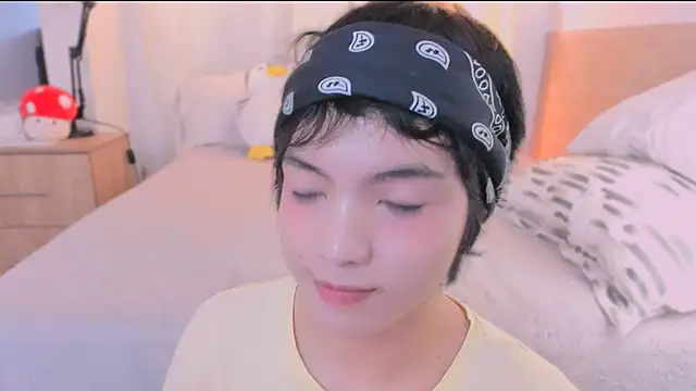 AllanYong18 online show from March 6, 12:11 pm