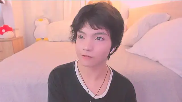 AllanYong18 online show from February 11, 1:33 pm