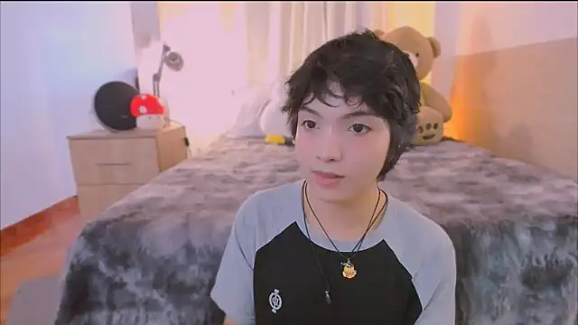 AllanYong18 online show from March 15, 8:05 pm