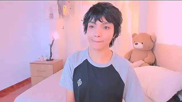 AllanYong18 online show from September 27, 1:06 pm