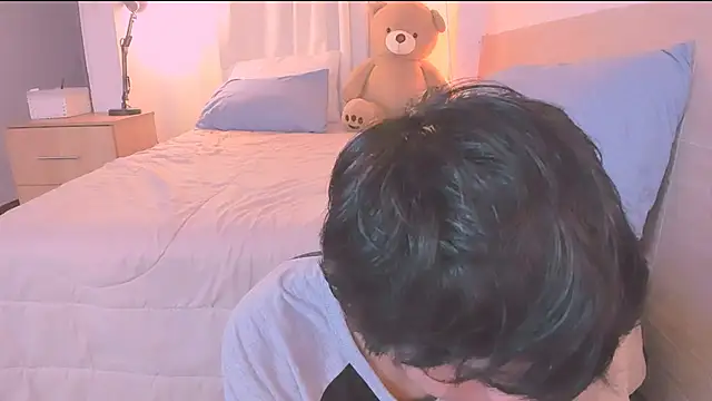 AllanYong18 online show from December 2, 10:39 am