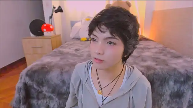 AllanYong18 online show from March 19, 5:29 am