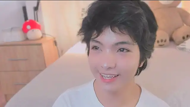 AllanYong18 online show from February 21, 1:35 pm