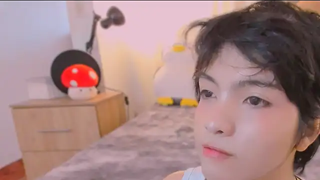 AllanYong18 online show from March 12, 2:54 pm