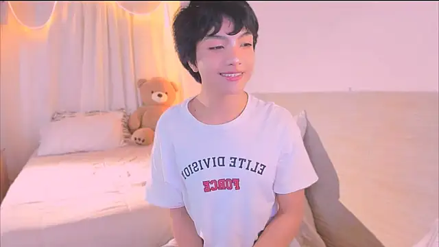 AllanYong18 online show from November 12, 4:49 am