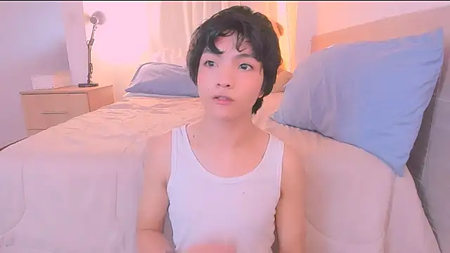 AllanYong18 online show from December 5, 12:15 pm