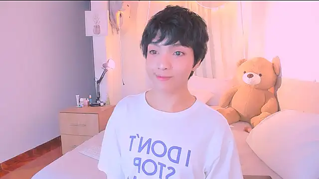 AllanYong18 online show from October 19, 8:39 am