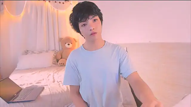 AllanYong18 online show from November 11, 2:50 am