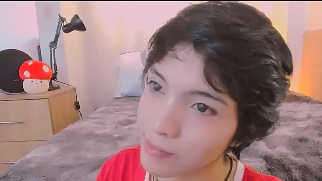 AllanYong18 online show from March 22, 8:21 pm