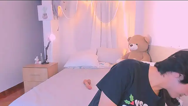 AllanYong18 online show from September 28, 5:36 am