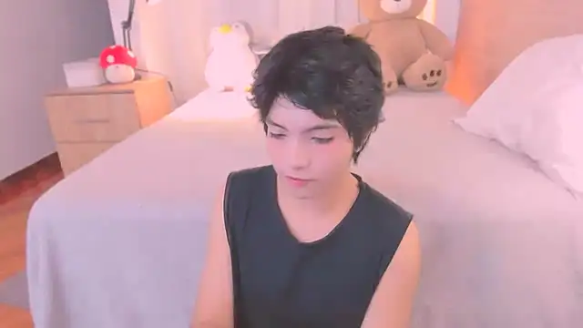 AllanYong18 online show from February 17, 8:00 am