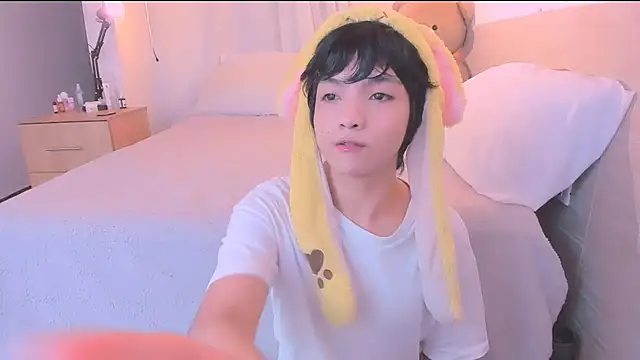 AllanYong18 online show from October 10, 12:33 am