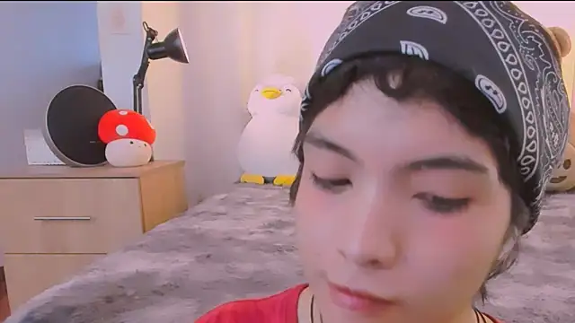 AllanYong18 online show from March 13, 12:10 pm