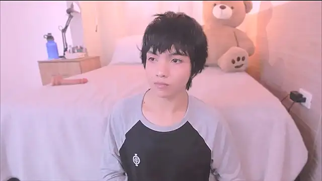 AllanYong18 online show from September 16, 2:18 pm