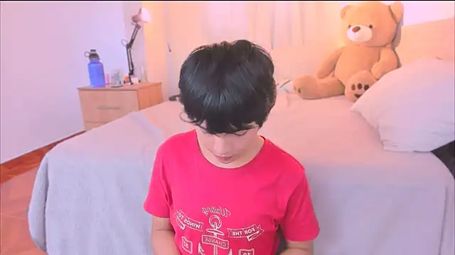 AllanYong18 online show from October 5, 1:46 pm