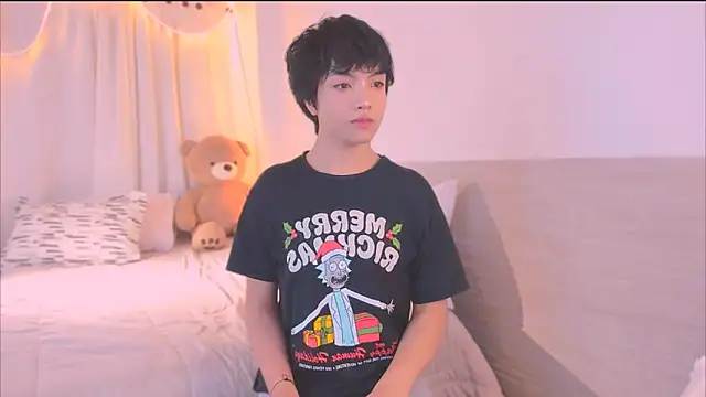 AllanYong18 online show from November 13, 1:04 pm