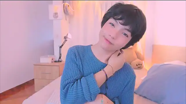 AllanYong18 online show from December 18, 12:09 pm