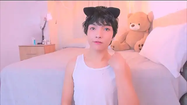 AllanYong18 online show from October 27, 2:40 pm