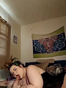 LitHippieBaby420 online show from March 18, 11:09 pm