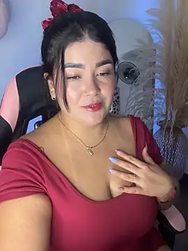 Snapshot of karla_hotgirl chatting on June 4, 1:43 am karla hotgirl online show from June 4, 1:43 am