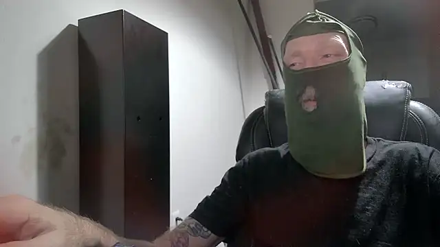 Snapshot of filthymind619 chatting on January 8, 12:38 am filthymind619 online show from January 8, 12:38 am