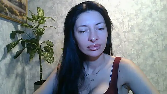 Snapshot of LissaBlossom chatting on June 24, 2:43 am LissaBlossom online show from June 24, 2:43 am