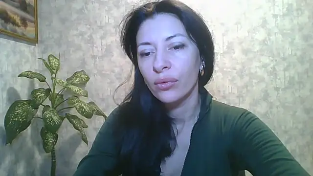 Snapshot of LissaBlossom chatting on February 8, 4:43 am LissaBlossom online show from February 8, 4:43 am