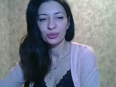 Snapshot of LissaBlossom chatting on February 22, 5:23 am LissaBlossom online show from February 22, 5:23 am