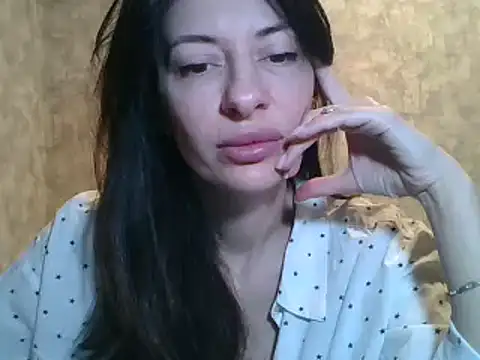 Snapshot of LissaBlossom chatting on February 13, 4:43 am LissaBlossom online show from February 13, 4:43 am