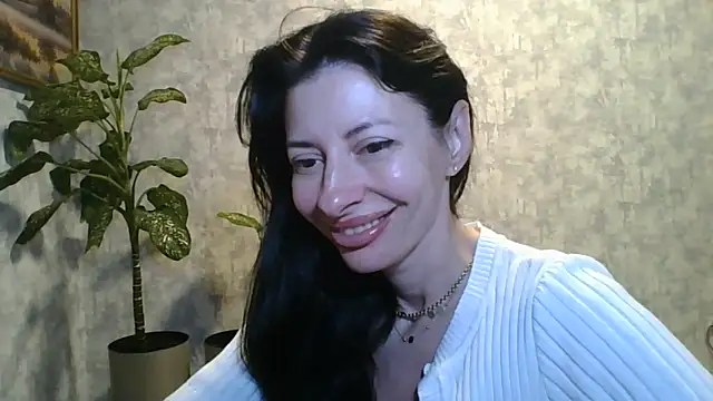 Snapshot of LissaBlossom chatting on June 5, 3:00 am LissaBlossom online show from June 5, 3:00 am