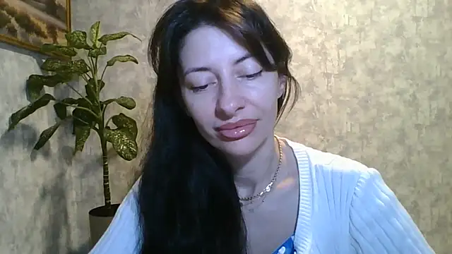 Snapshot of LissaBlossom chatting on June 10, 3:30 am LissaBlossom online show from June 10, 3:30 am