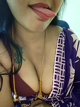 Snapshot of sriyazhini chatting on March 3, 9:02 am sriyazhini online show from March 3, 9:02 am