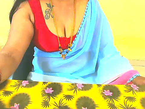 Snapshot of sriyazhini chatting on December 19, 8:17 am sriyazhini online show from December 19, 8:17 am