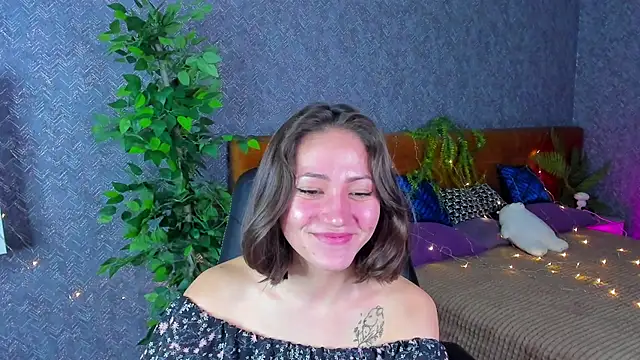 Snapshot of Bellalovesss chatting on March 19, 11:39 am Bellalovesss online show from March 19, 11:39 am