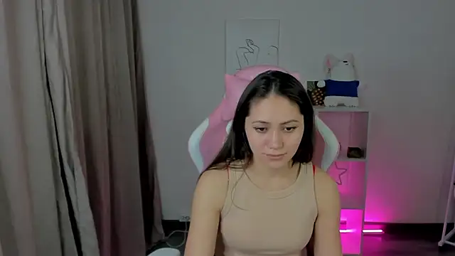 Snapshot of Bellalovesss chatting on February 17, 1:44 pm Bellalovesss online show from February 17, 1:44 pm