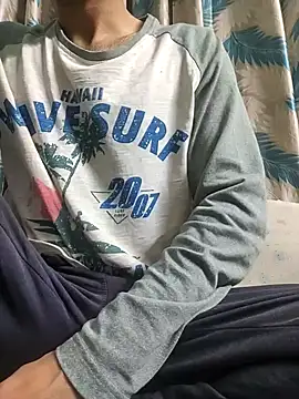 TOPMOON001 online show from February 3, 6:57 pm