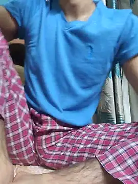 TOPMOON001 online show from April 15, 7:29 pm