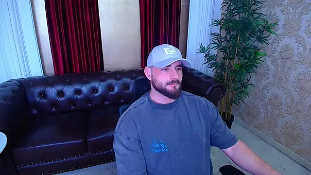 Snapshot of AdamJamesonn chatting on November 11, 5:24 am AdamJamesonn online show from November 11, 5:24 am