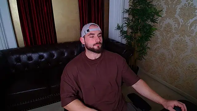 Snapshot of AdamJamesonn chatting on November 28, 5:18 am AdamJamesonn online show from November 28, 5:18 am