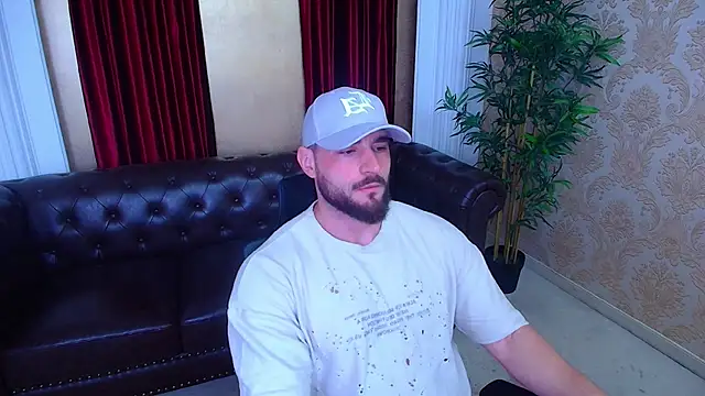 Snapshot of AdamJamesonn chatting on November 3, 5:45 am AdamJamesonn online show from November 3, 5:45 am