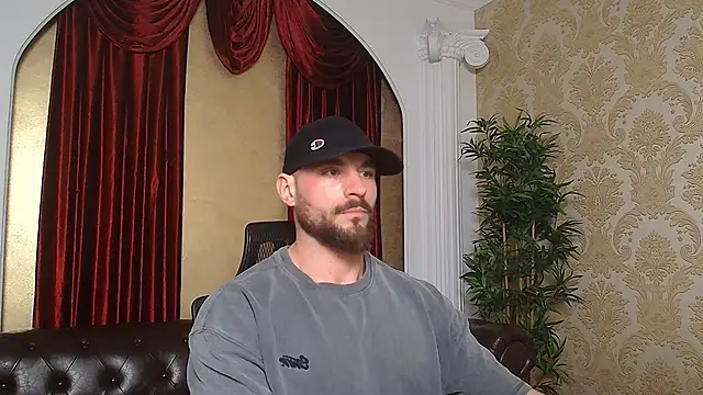 Snapshot of AdamJamesonn chatting on March 12, 10:05 am AdamJamesonn online show from March 12, 10:05 am