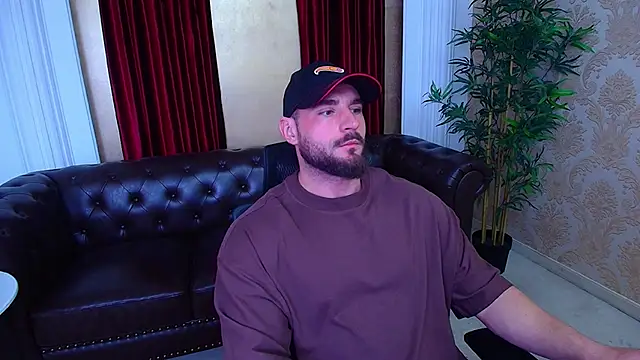 Snapshot of AdamJamesonn chatting on November 5, 6:05 am AdamJamesonn online show from November 5, 6:05 am