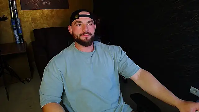 AdamJamesonn online show from May 24, 5:07 am