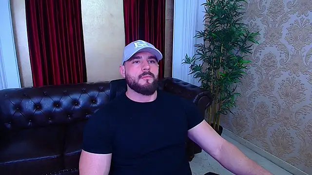 Snapshot of AdamJamesonn chatting on November 12, 5:33 am AdamJamesonn online show from November 12, 5:33 am